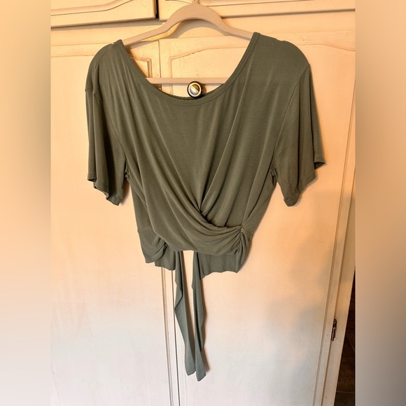 VICTORIAS SECRET Heavenly by Victoria Soft Modal Twist-tie Crop Tee - Picture 3 of 7